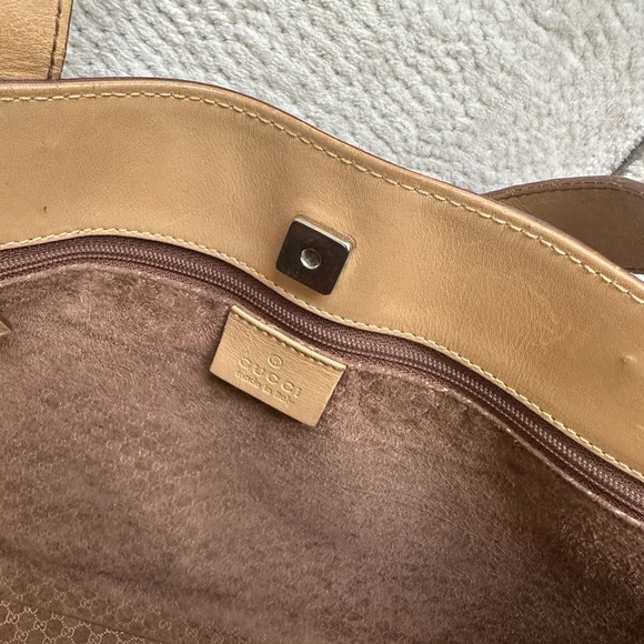 Authentic Gucci leather tote bag with handles. - Picture 7 of 10
